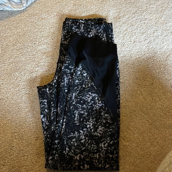 Lululemon cropped leggings - Picture 1 of 4